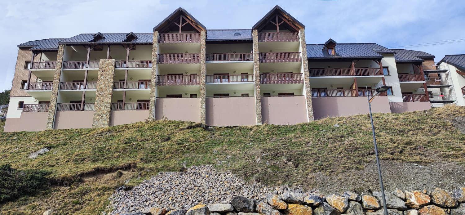 Vue de la route de la résidence